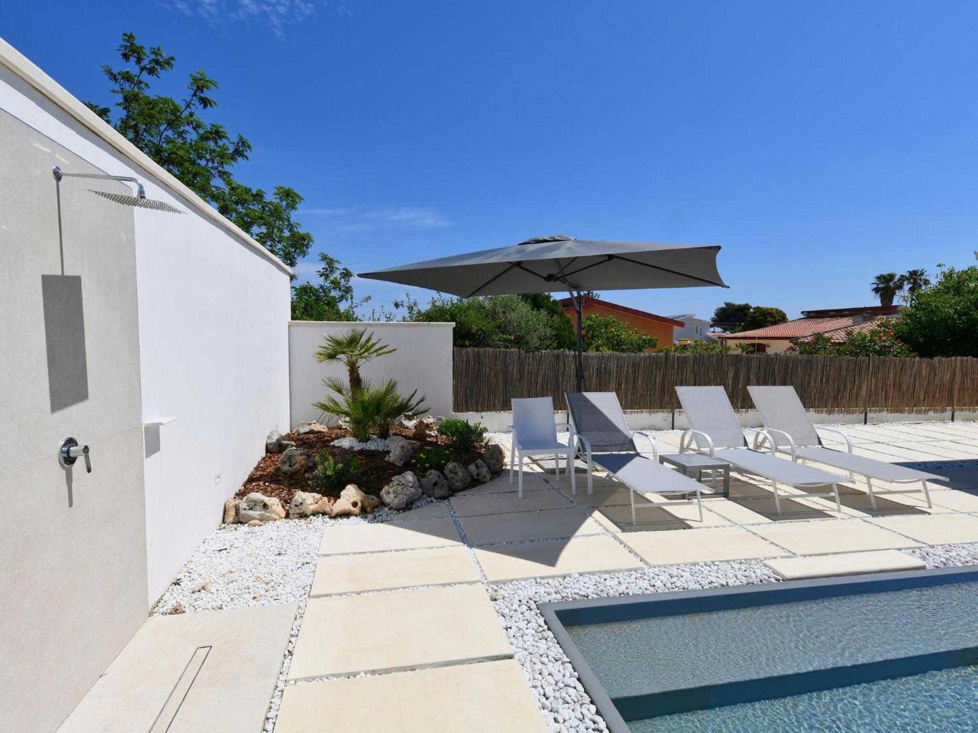 Lovely App In With Pool, Fontane Bianche Apartment Syrakus