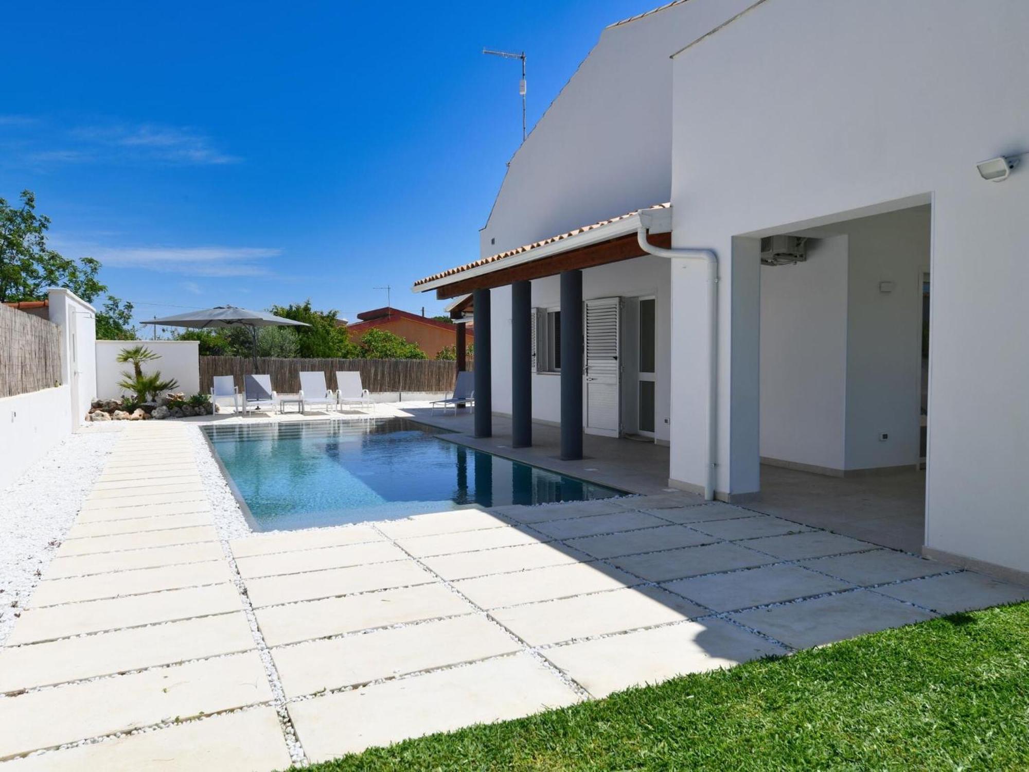 Lovely App In With Pool, Fontane Bianche Apartment Syrakus