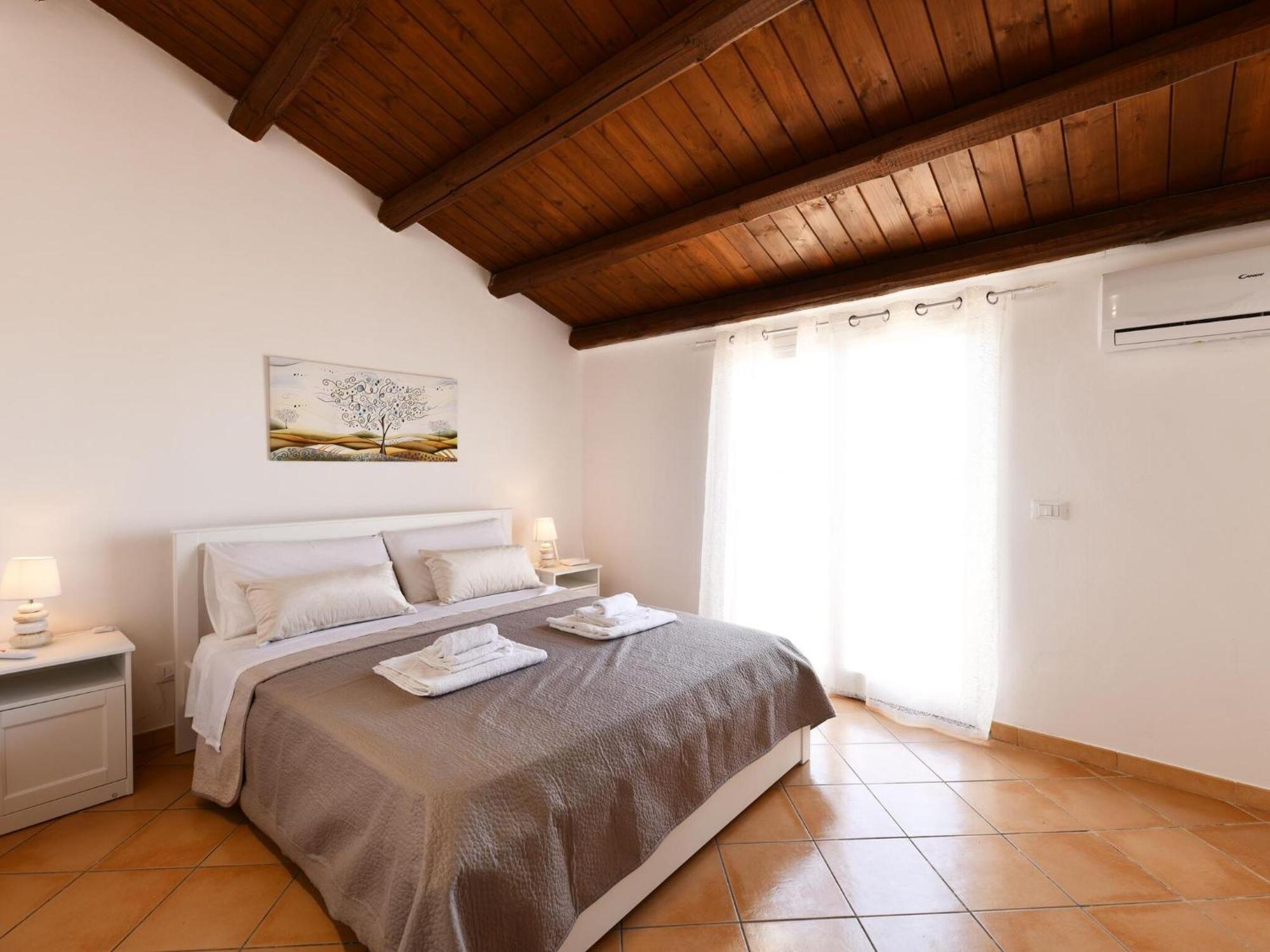 Lovely App In With Pool, Fontane Bianche Apartment Syrakus