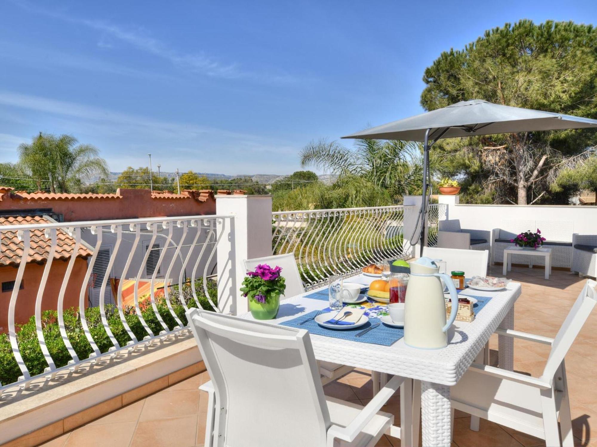 Apartment Lovely App In With Pool, Fontane Bianche Syrakus